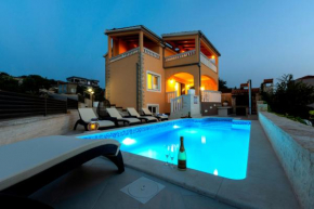 Seaside luxury villa with a swimming pool Razanj, Rogoznica - 17071